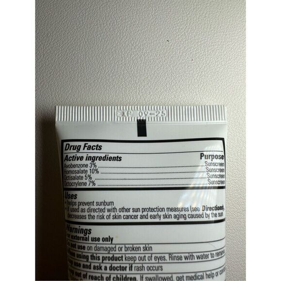 La Roche-Posay Anthelios Melt-In Milk Sunscreen SPF 60  3oz/90ml - Picture 3 of 4